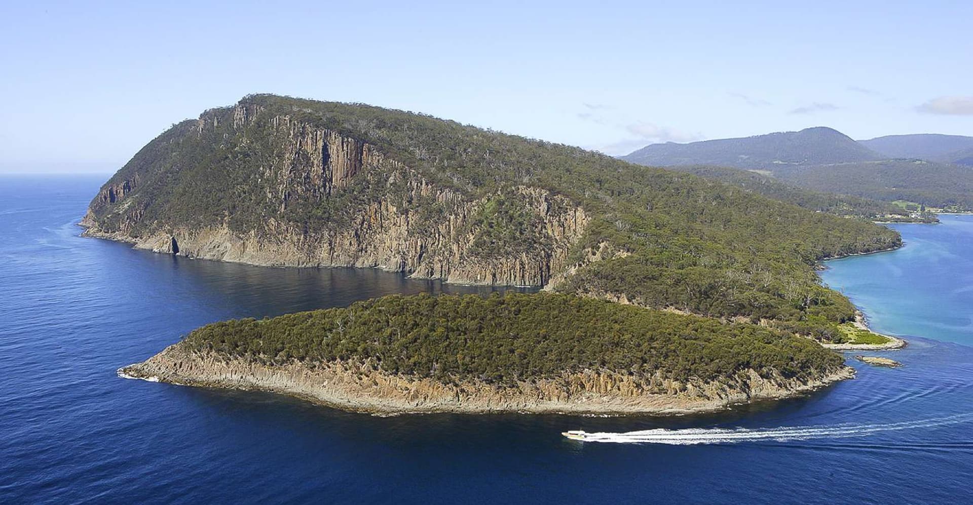 Hobart: Bruny Island Wilderness Coast Eco Cruise with Lunch photo 7
