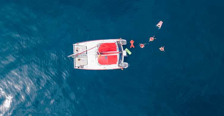 Barcelona: Sunset or Day Catamaran Cruise with Tapa & Drink