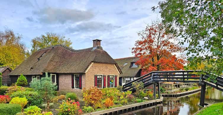 Amsterdam to Giethoorn & Zaanse Schans Small Group w/ Pickup