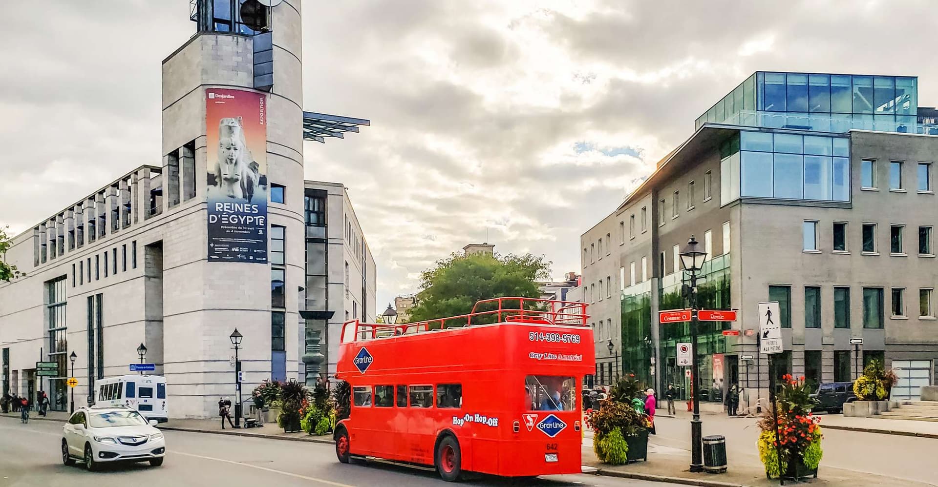 Montreal: Hop-On Hop-Off Double-Decker Bus Tour photo 4