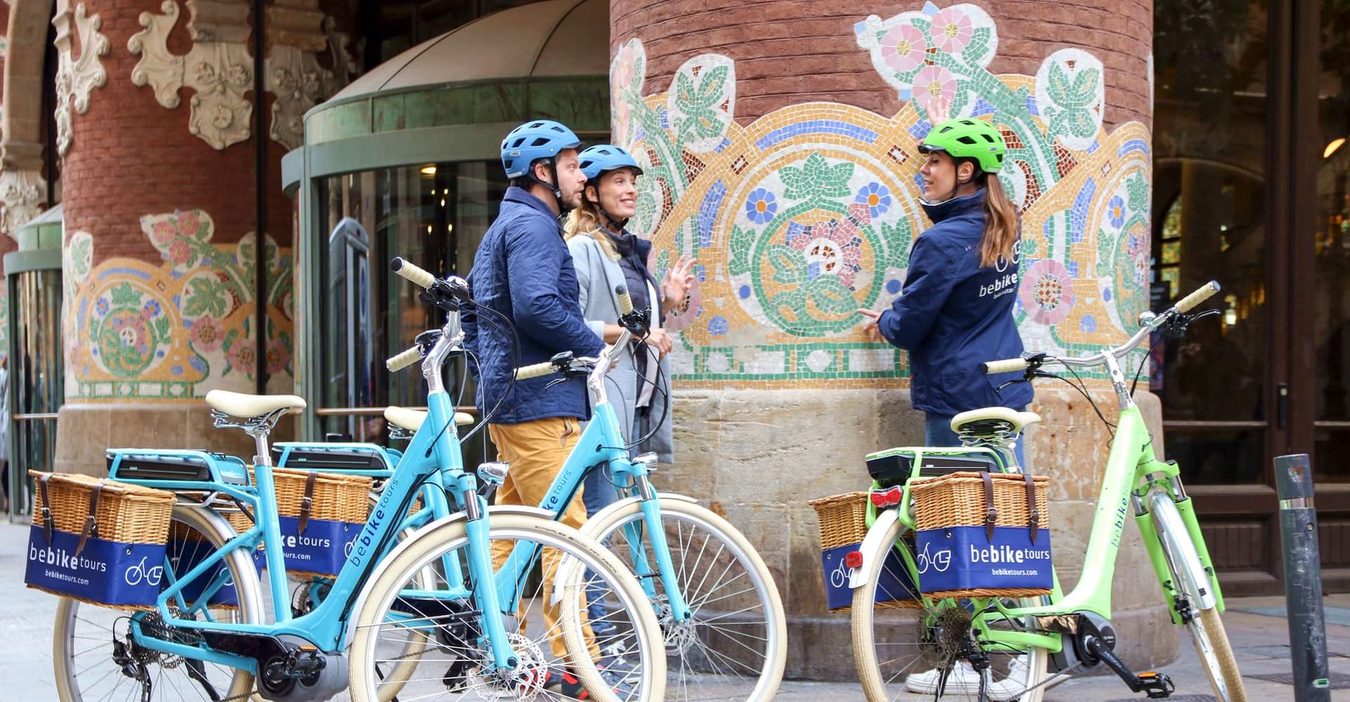 Barcelona: 2.5-Hour Bike or E-Bike Historical Tour photo 5