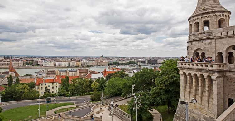 Budapest: Castle District Walk with Entry to Matthias Church