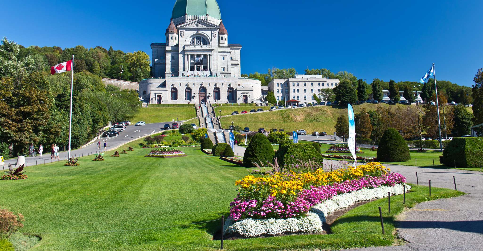 Montreal: Small Group Tour with River Cruise and Notre Dame