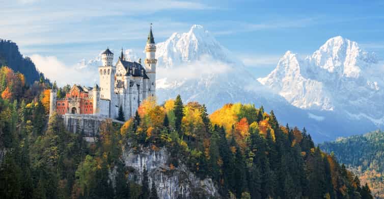 Munich: Neuschwanstein by Bus & Opt. Munich Xmas Market Tour