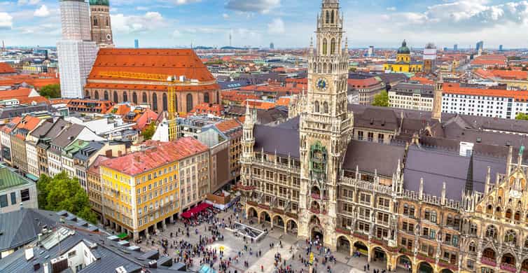 Munich: Old Town & Viktualienmarkt City Walk in German
