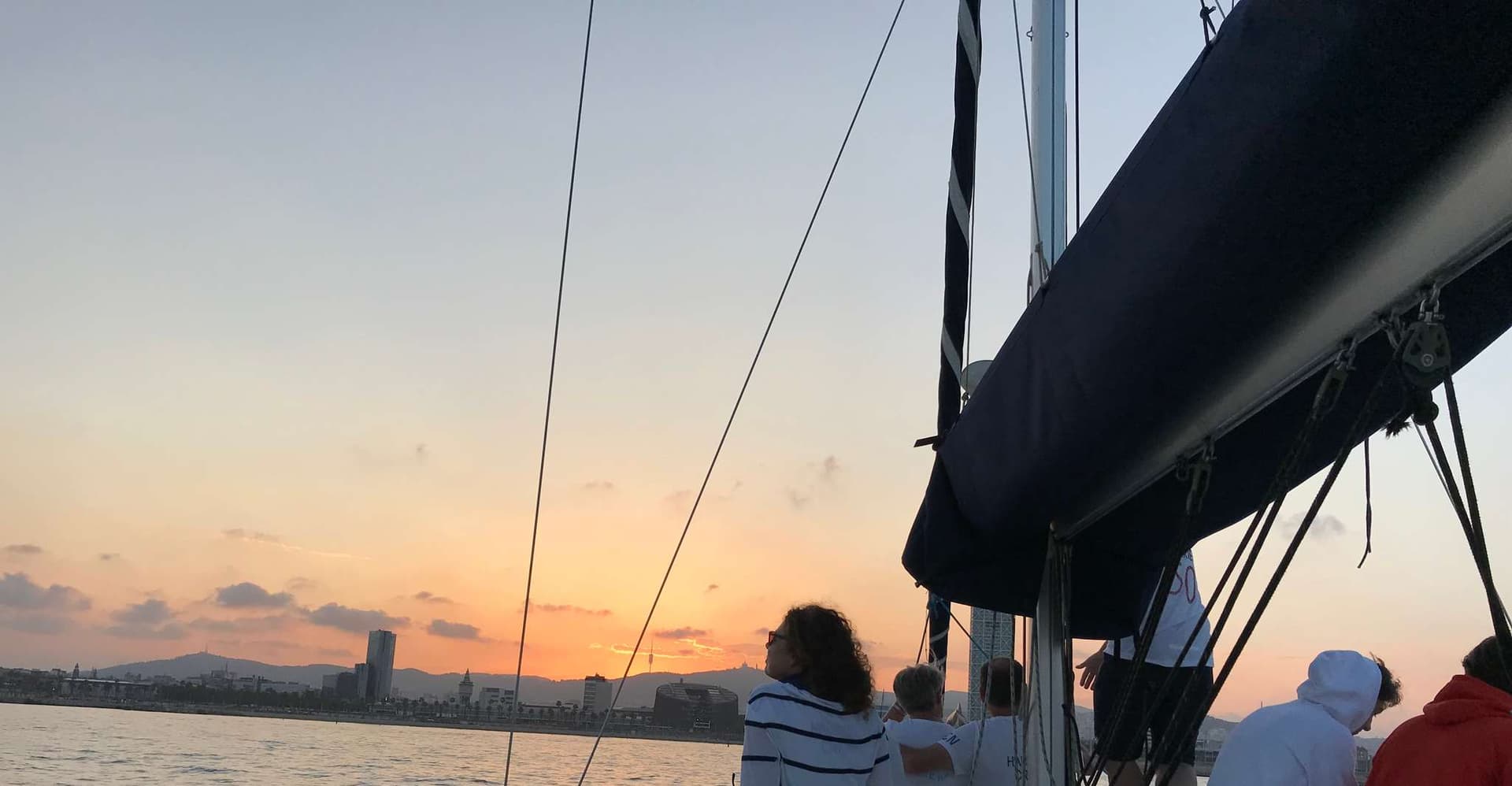 Barcelona: Daytime or Sunset Cruise with Drinks photo 2