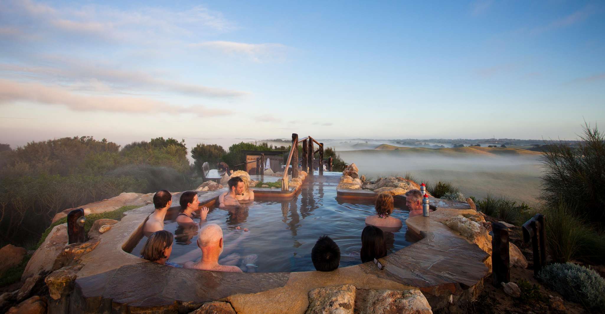 From Melbourne: Peninsula Hot Springs & Bathing Boxes Tour