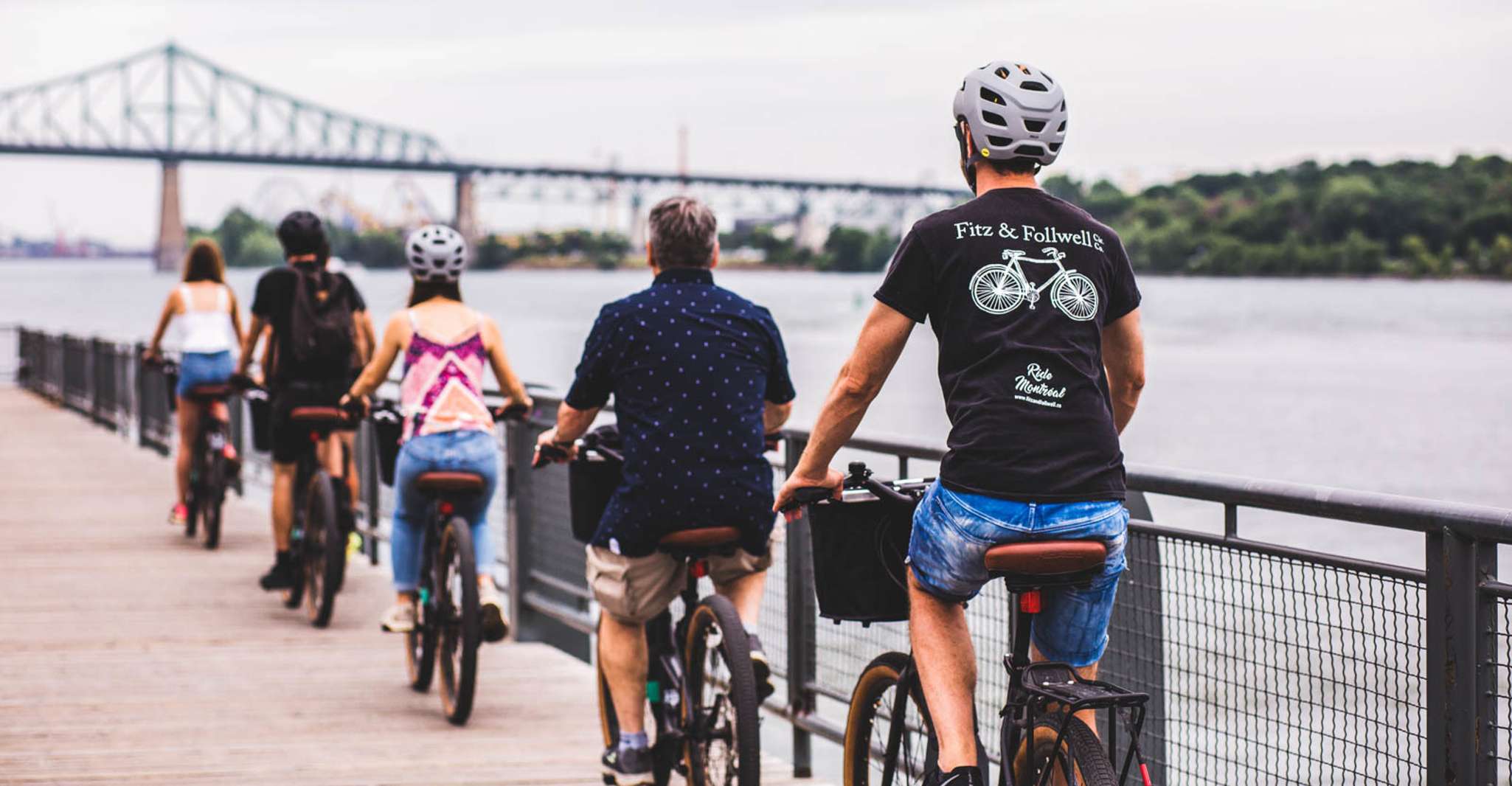 Montreal: Downtown and Old Montreal Highlights Bike Tour