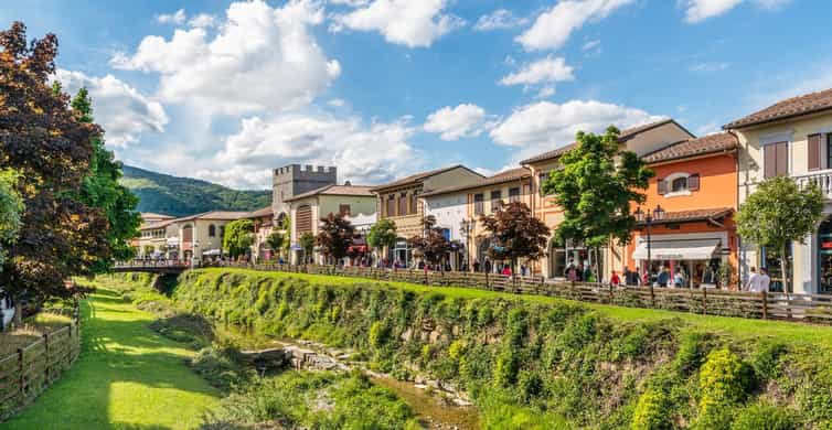 From Florence: Round-Trip Shuttle Bus to Barberino Outlet