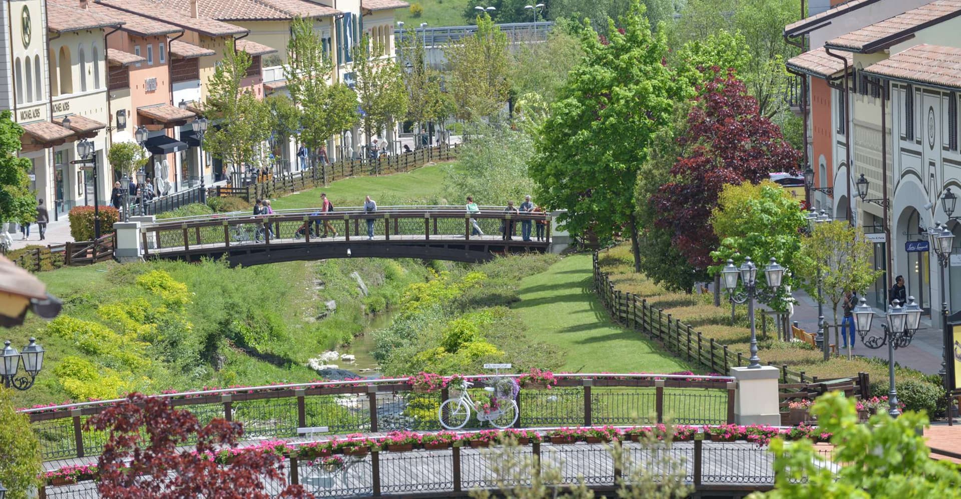 From Florence: Round-Trip Shuttle Bus to Barberino Outlet photo 4