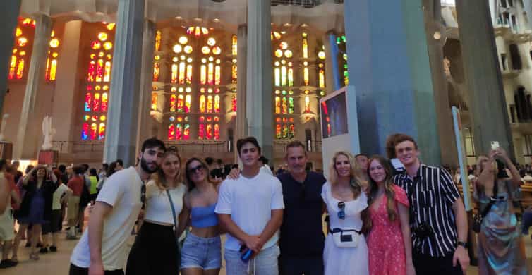 Barcelona: Guided Tour of Sagrada Familia
