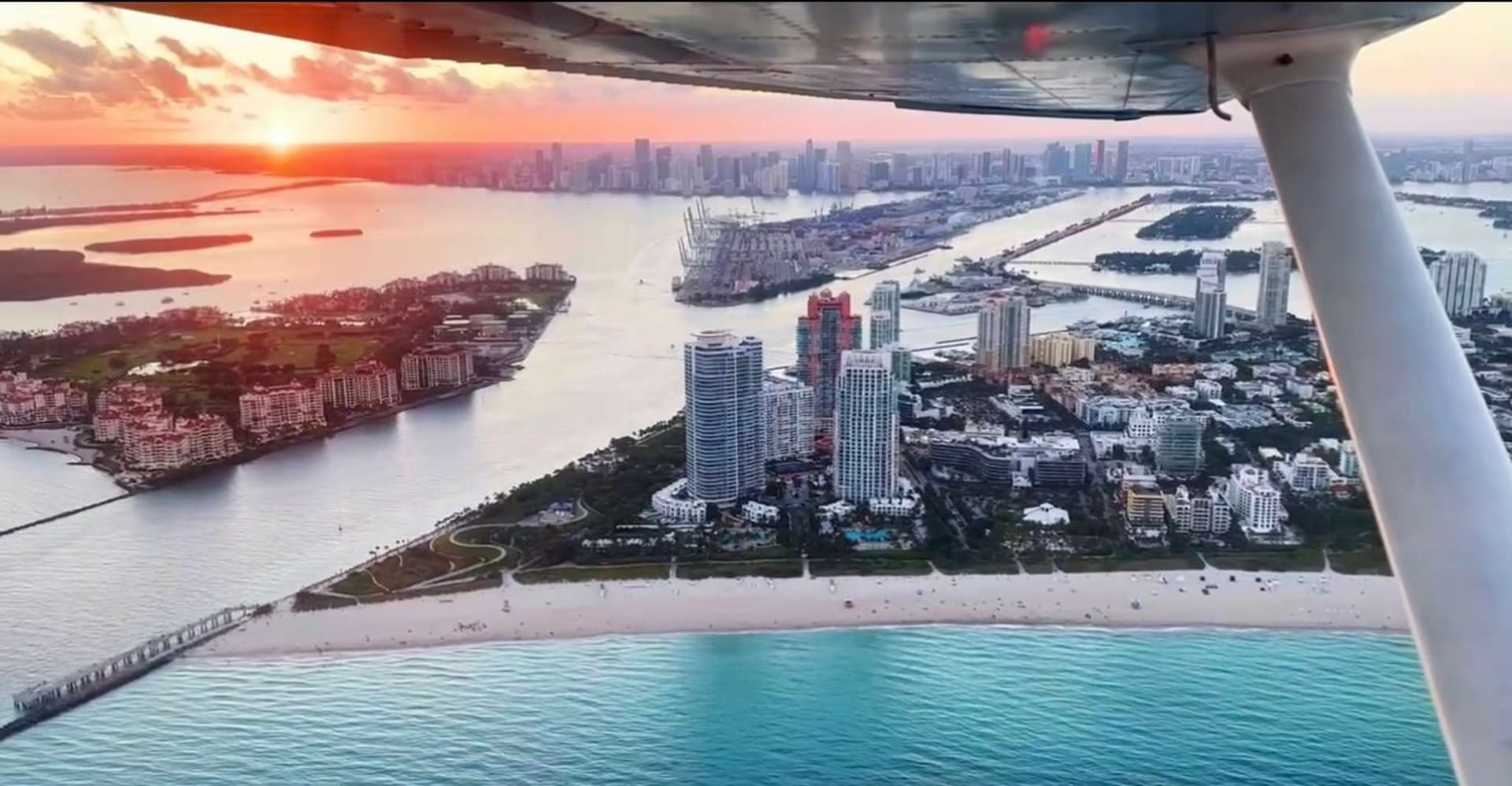 Miami: South Beach Private 50-Minute Private Flight Tour photo 2