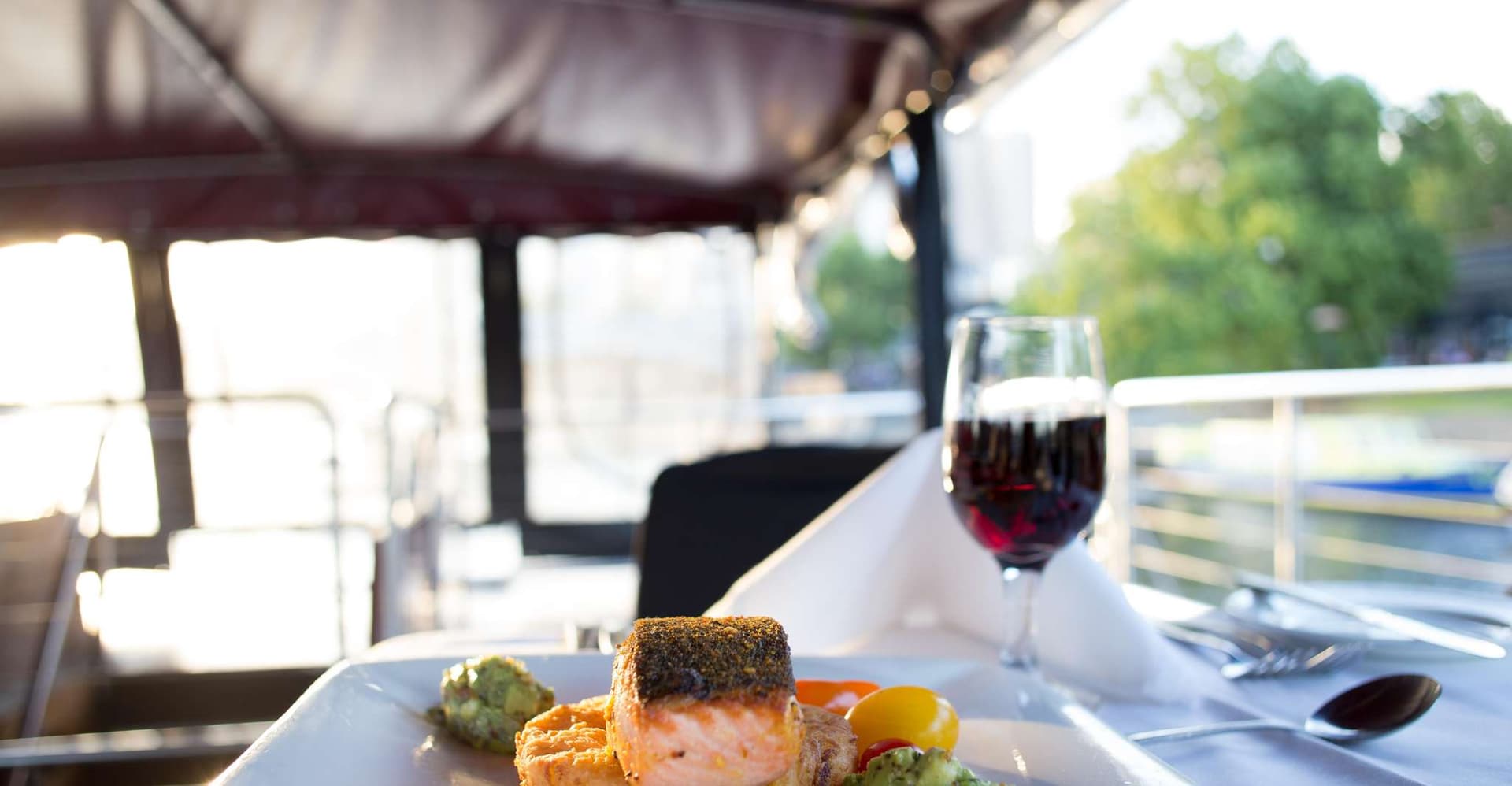 Melbourne: 4-Course Dinner Cruise with Drinks photo 6
