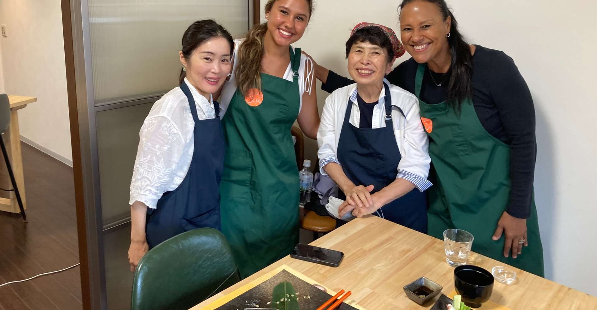 Osaka: Sushi Class in Dotonbori photo 3