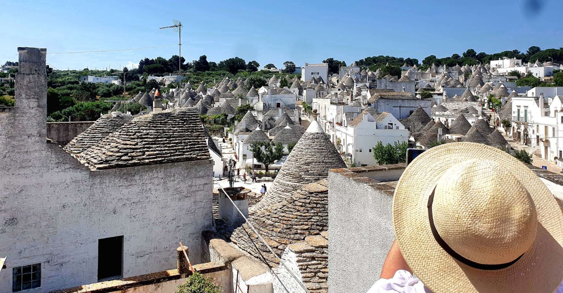 Brindisi: Alberobello, Locorotondo & Ostuni Tour with Brunch photo 1