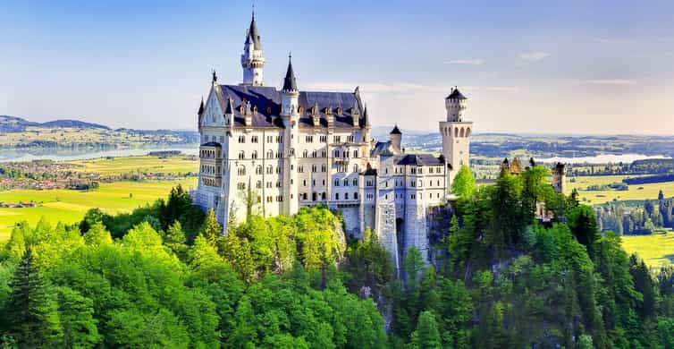 From Munich: Neuschwanstein & Linderhof Castle Full-Day Trip
