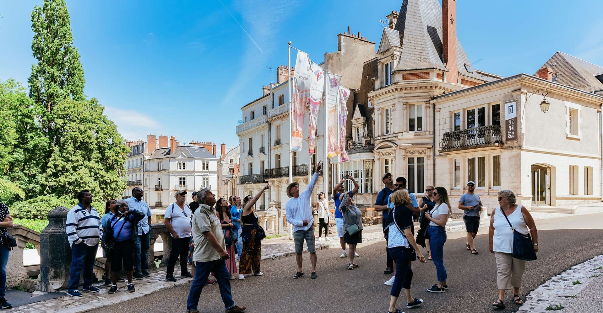 From Paris: Loire Valley Castles Day Trip With Wine Tasting photo 11