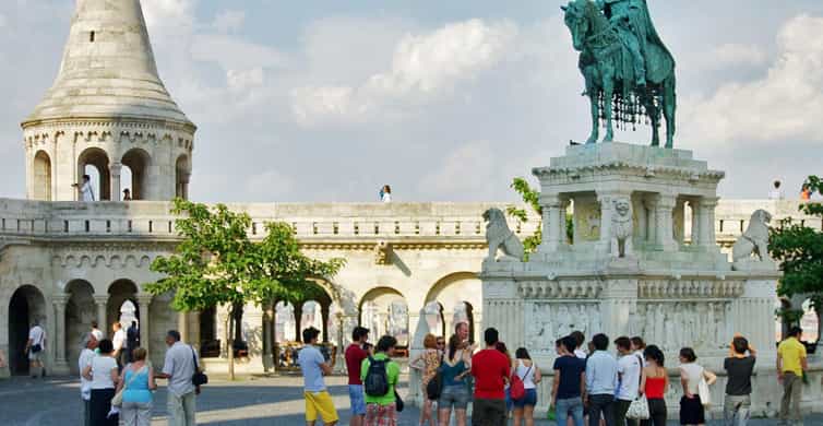 Budapest: Buda Castle District Walking Tour