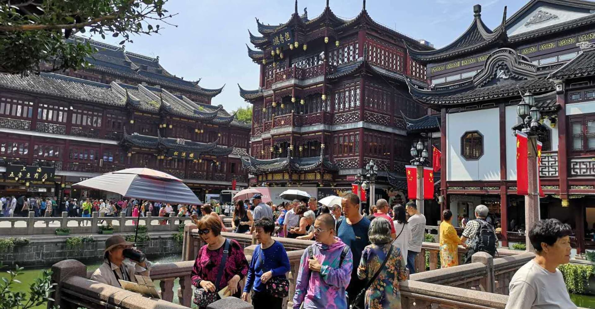 Shanghai: Yu Garden and City God Temple Walking Tour photo 5