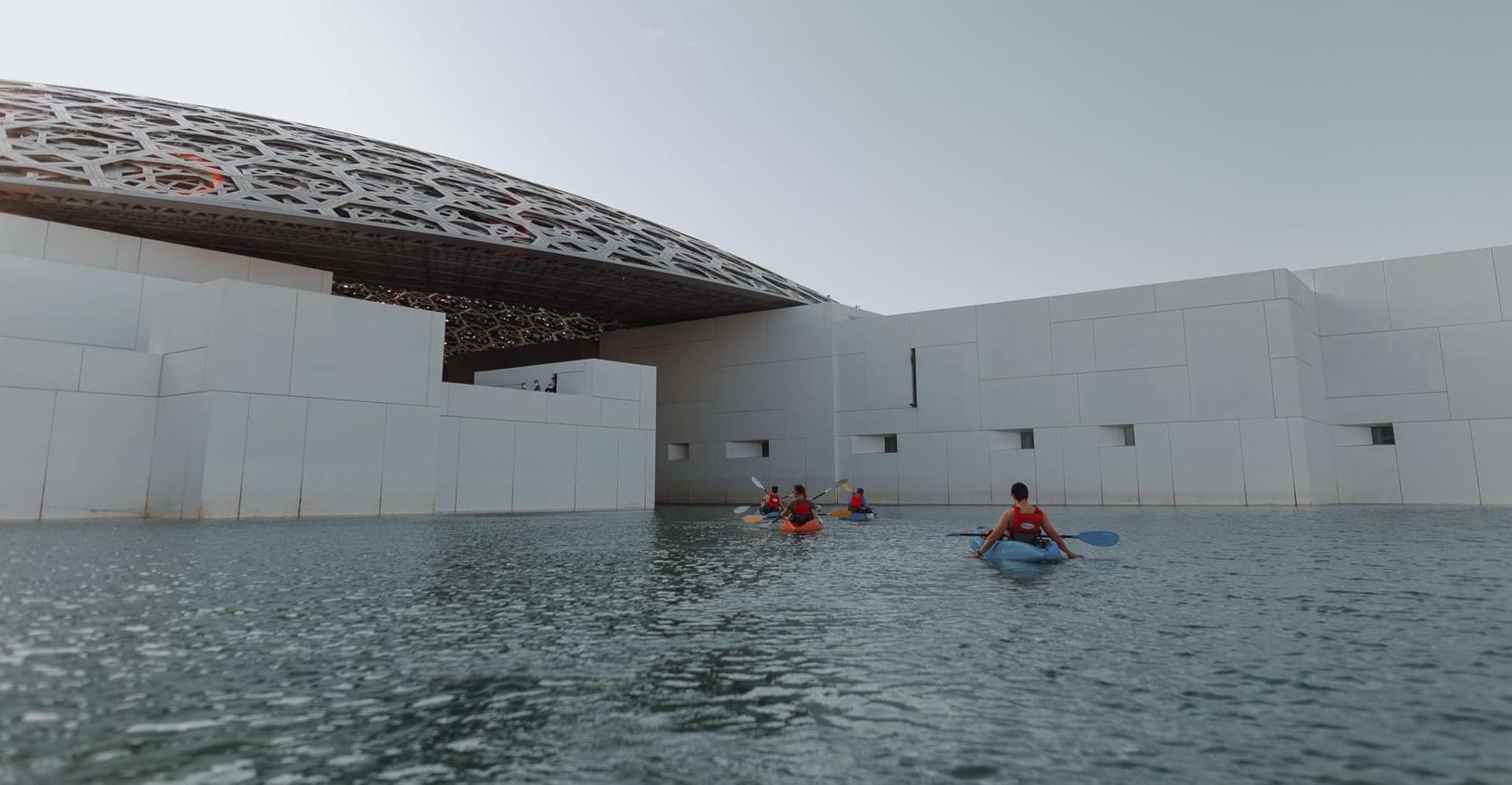 Abu Dhabi: Guided Kayak Tour around Louvre photo 9