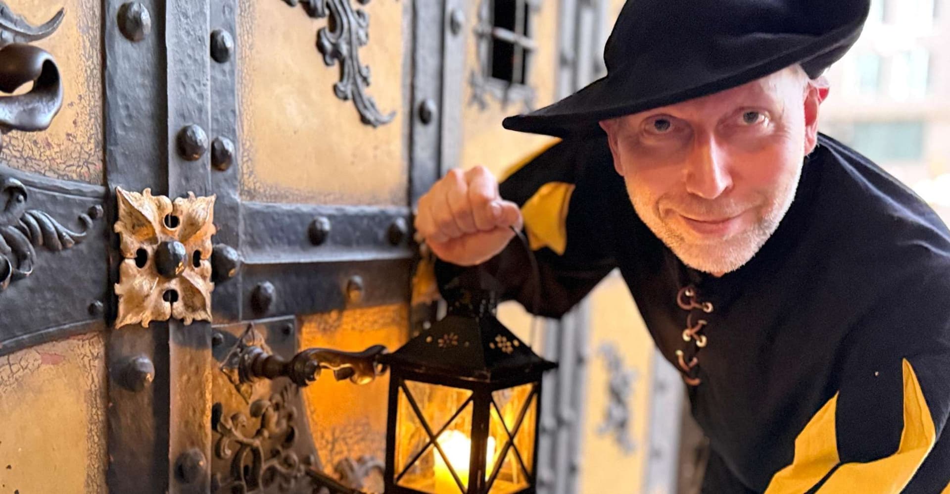 Munich: Night Watchman Tour for Kids (6 - 12 years) - 75 min photo 1