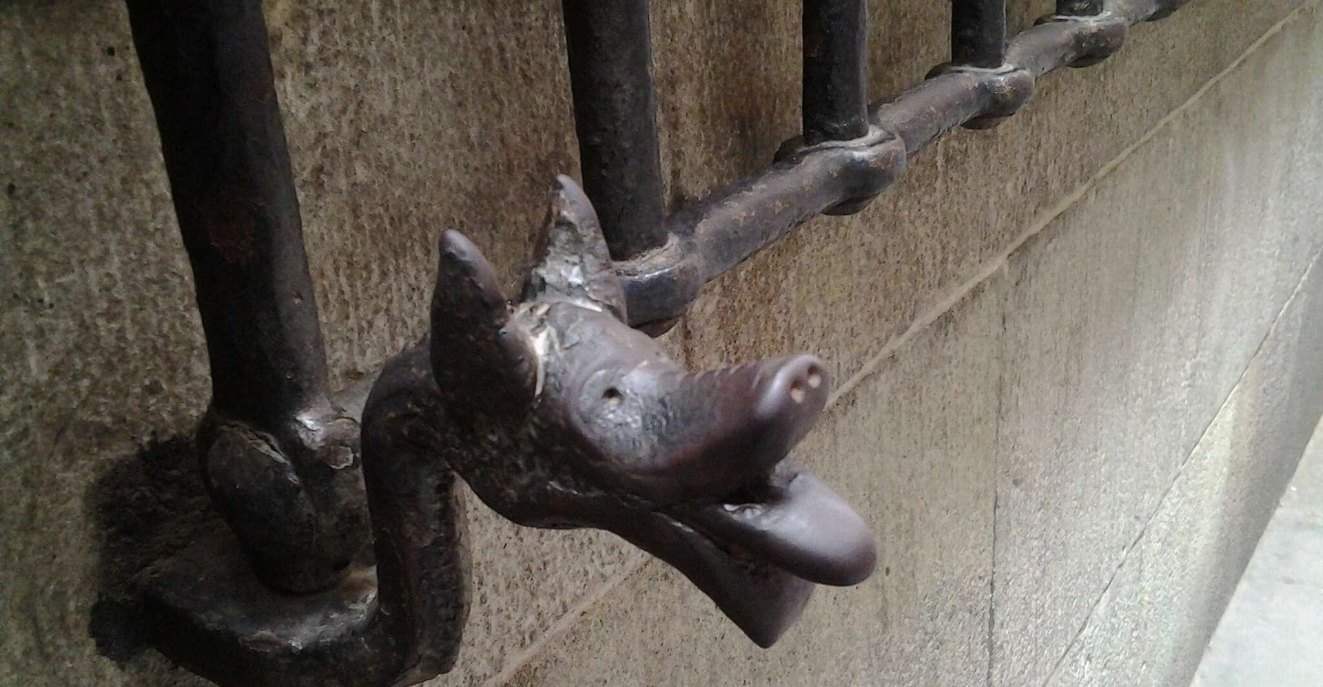 Barcelona: Gothic Quarter Legends Walking Tour with Tapas photo 8