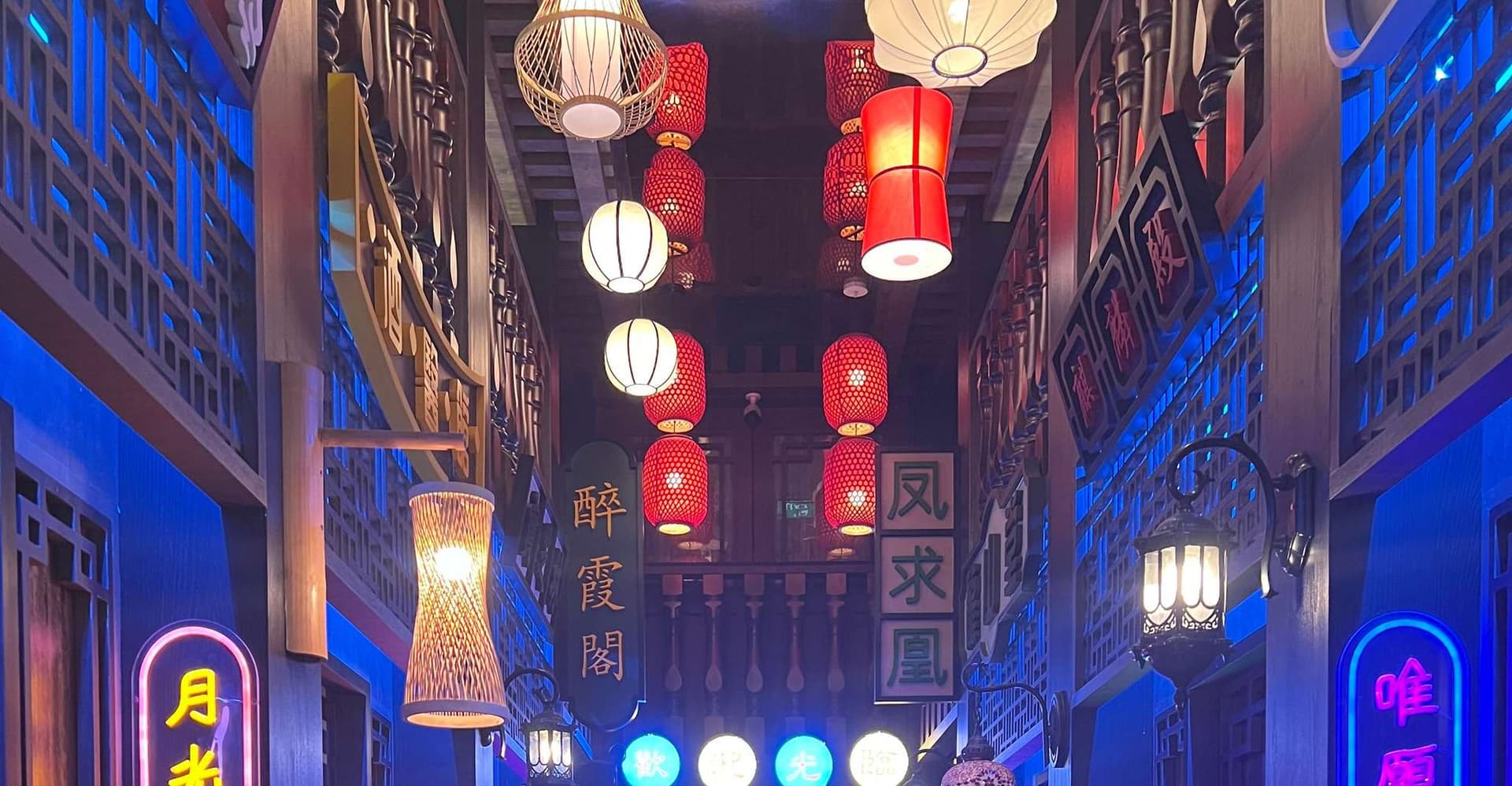 Party Singapore Bespoke Pub Crawl photo 16