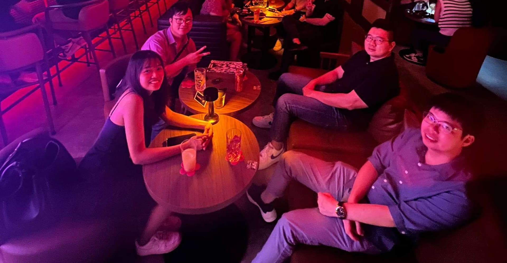 Party Singapore Bespoke Pub Crawl photo 20