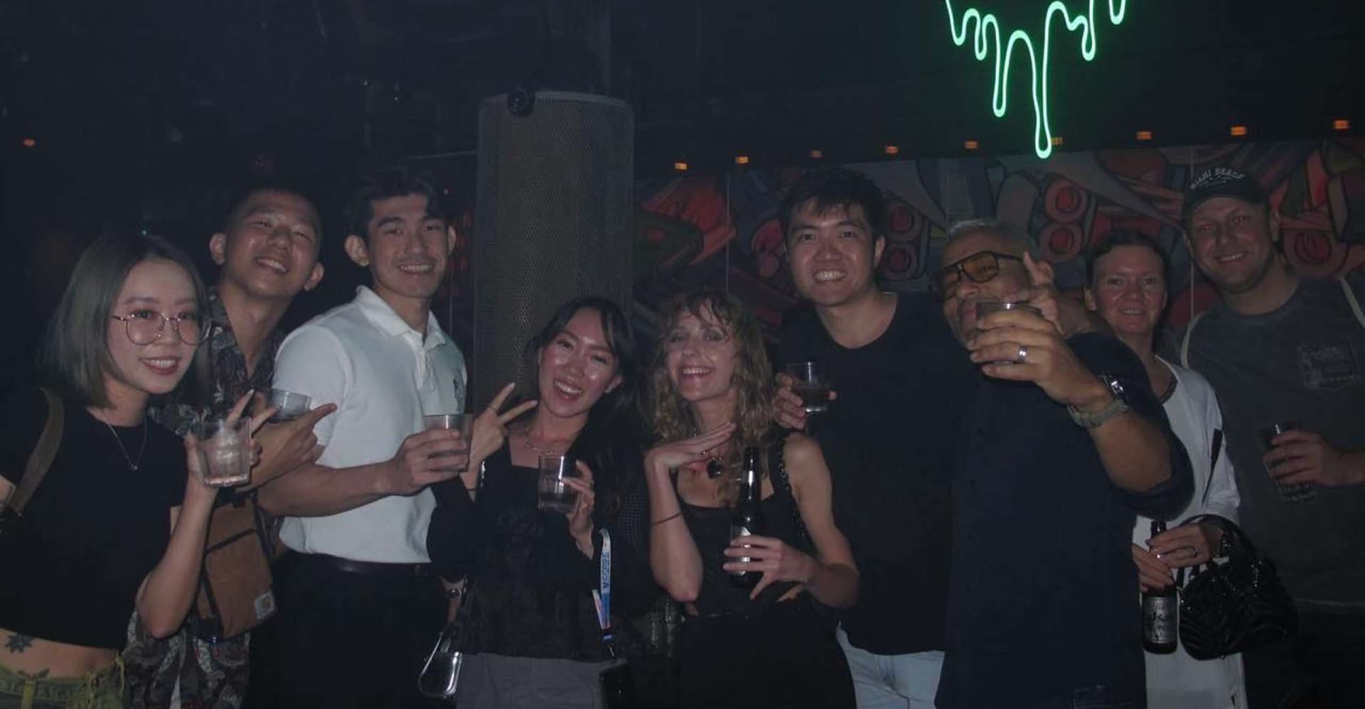 Party Singapore Bespoke Pub Crawl photo 1