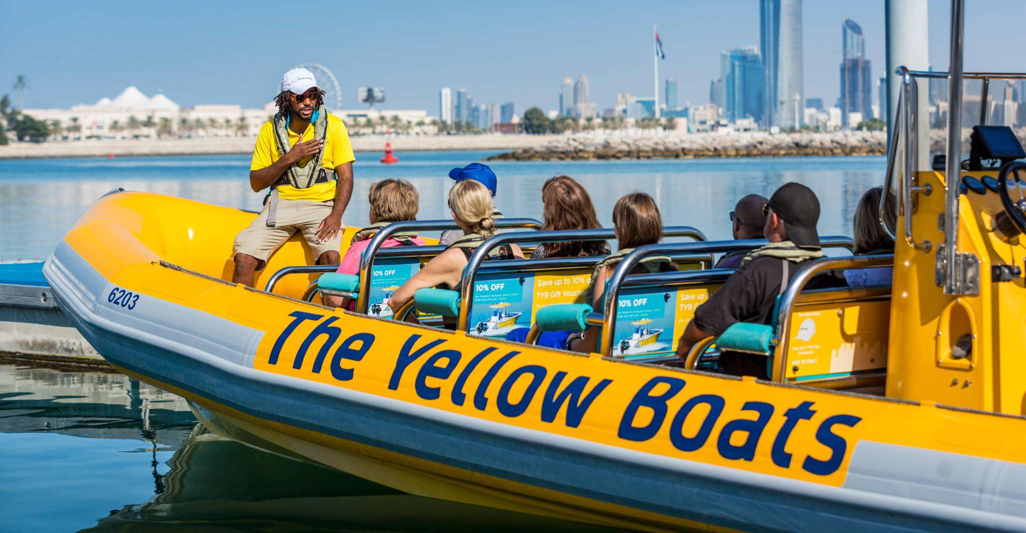 Abu Dhabi: Guided Speedboat Sightseeing Tour photo 1