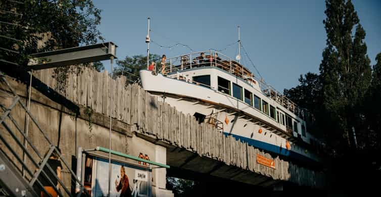 Hidden Architectural Gems of Munich (Max. 16 guests)
