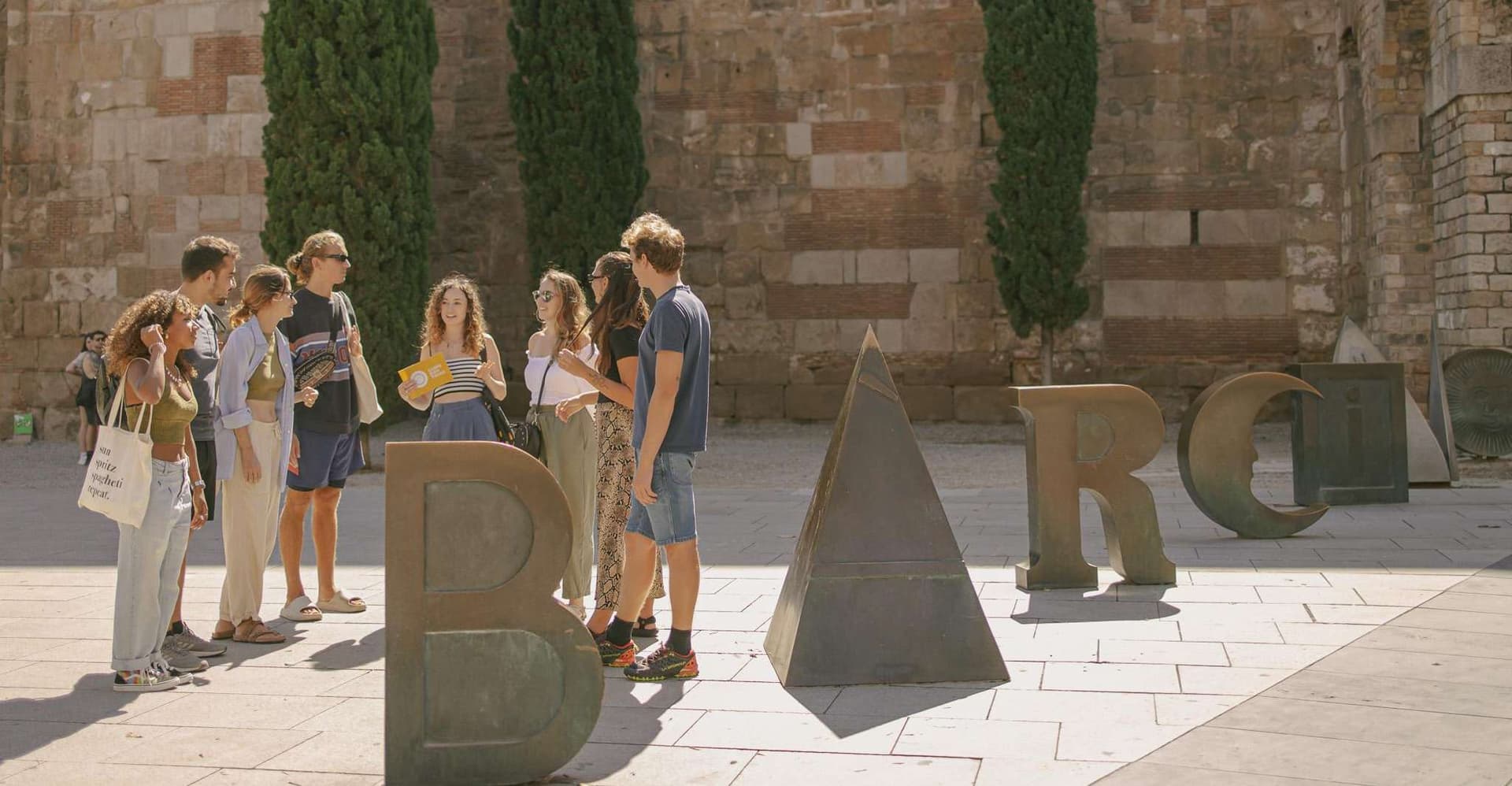 Barcelona: Gothic Quarter Walking Tour with 10+ Attractions photo 9
