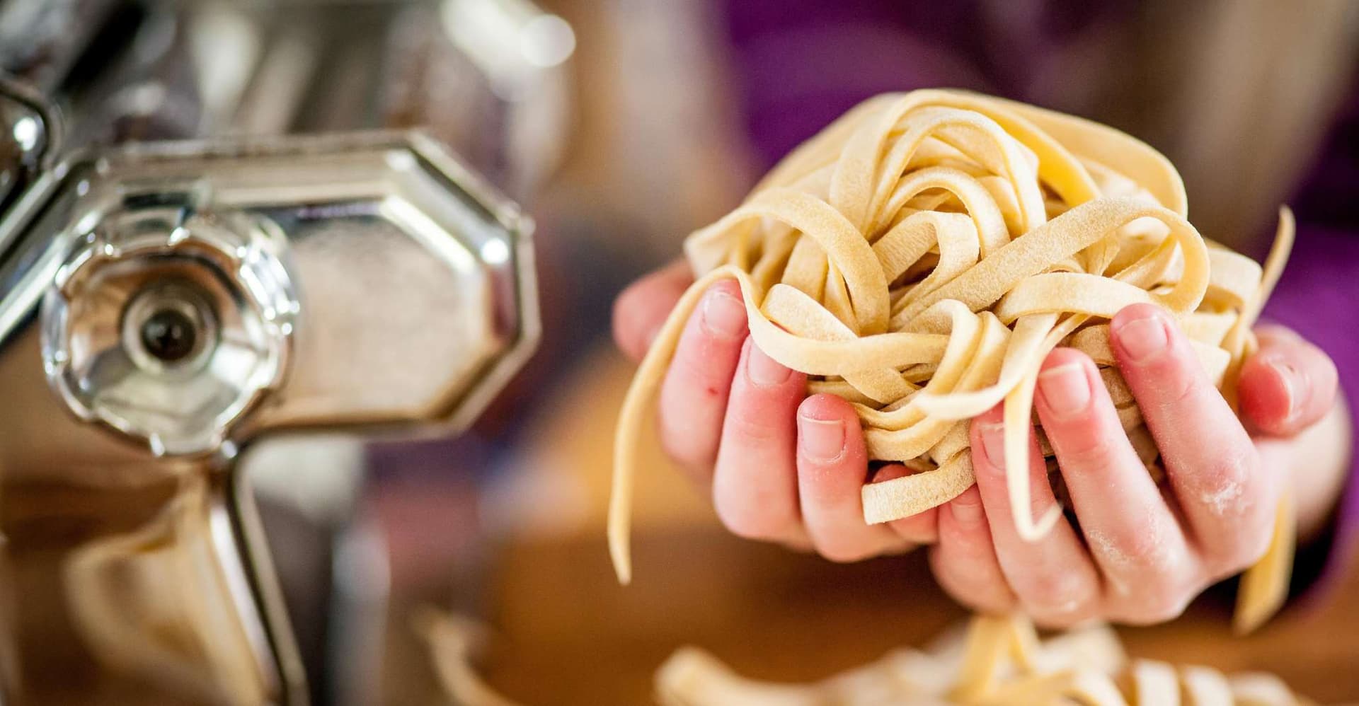 Florence: Pasta Cooking Class with Unlimited Wine photo 1