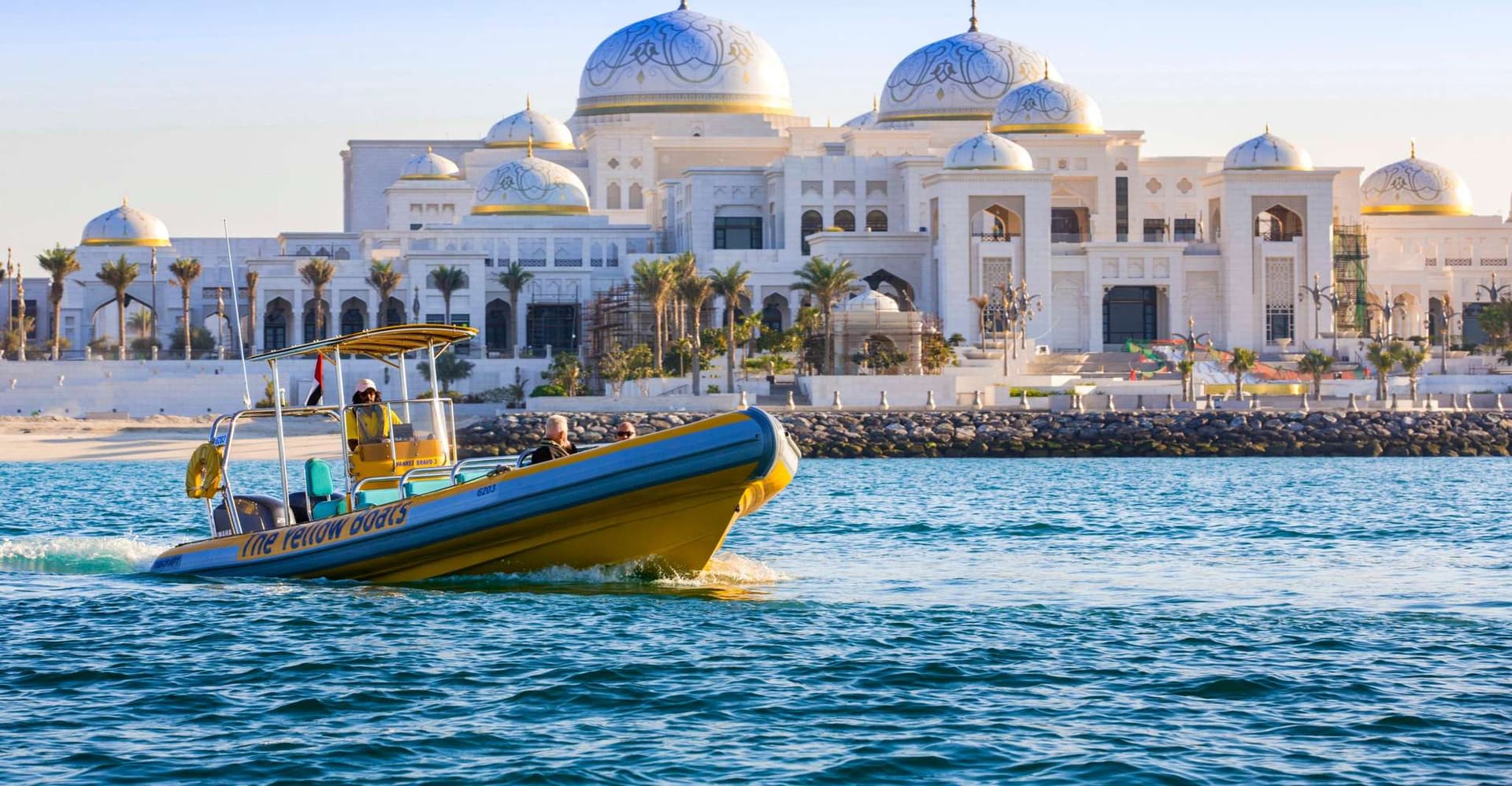 Abu Dhabi: Guided Speedboat Sightseeing Tour photo 6