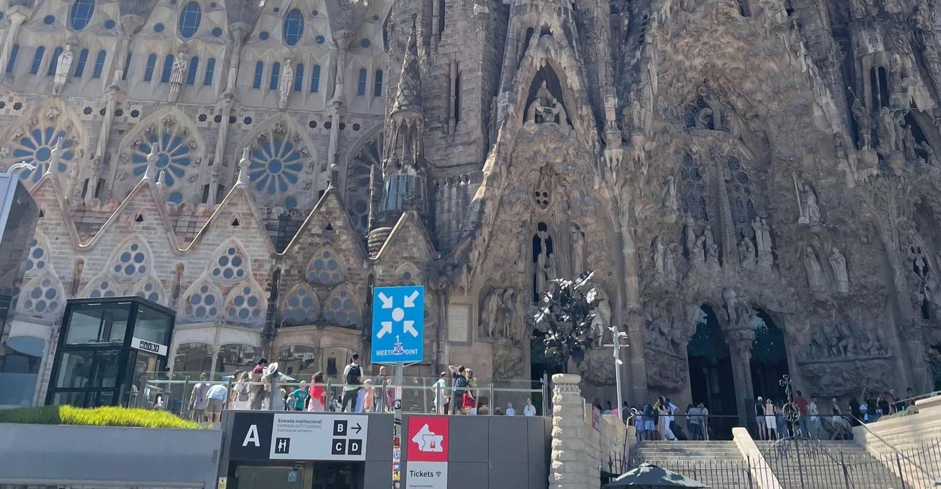 Barcelona: Sagrada Familia Skip-The-Line Guided Tour photo 16