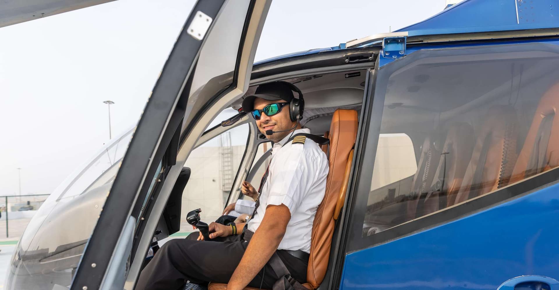 Abu Dhabi: Scenic Helicopter Tour photo 2