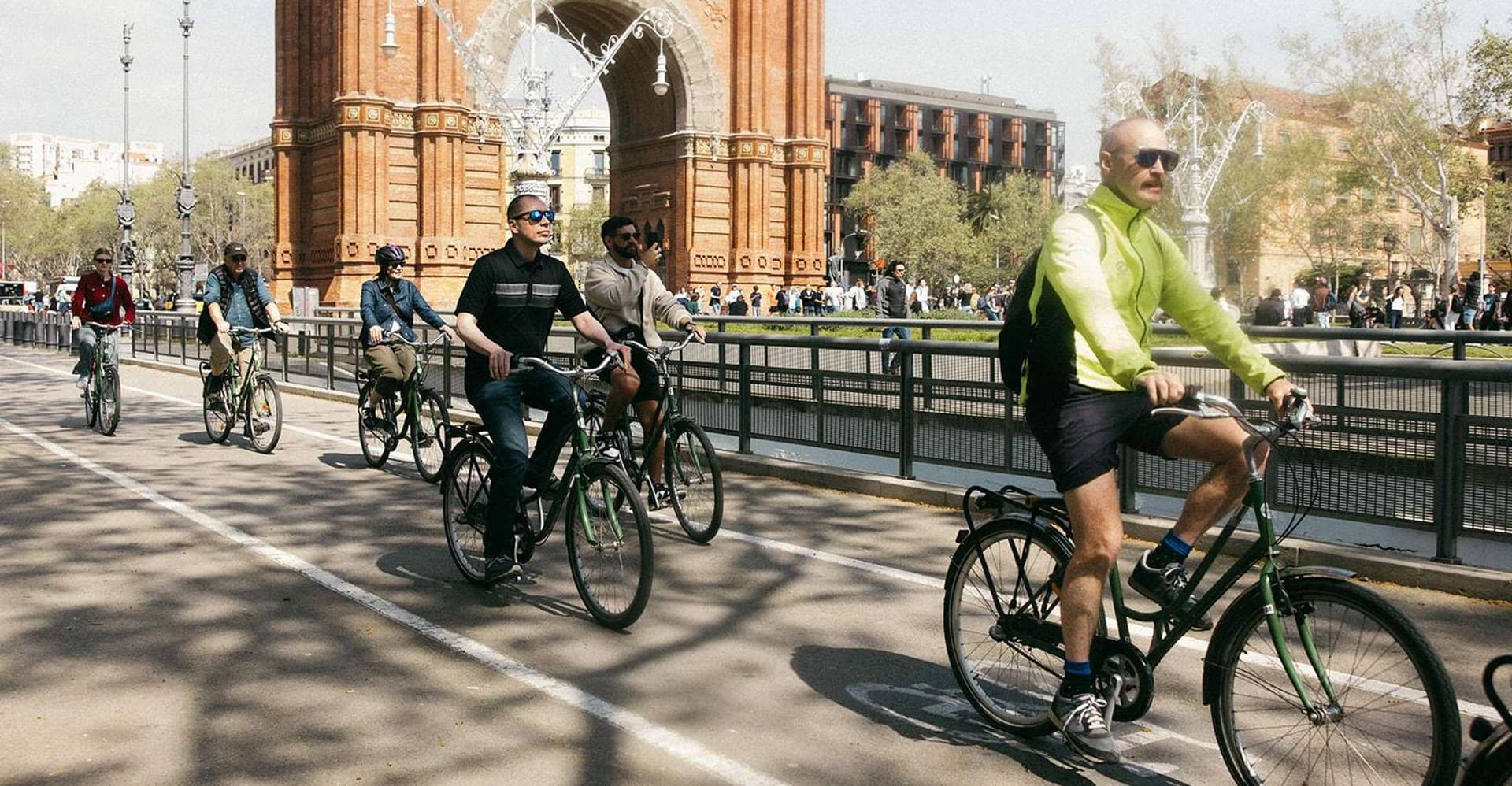 Barcelona: Guided Bike or E-Bike City Tour photo 3