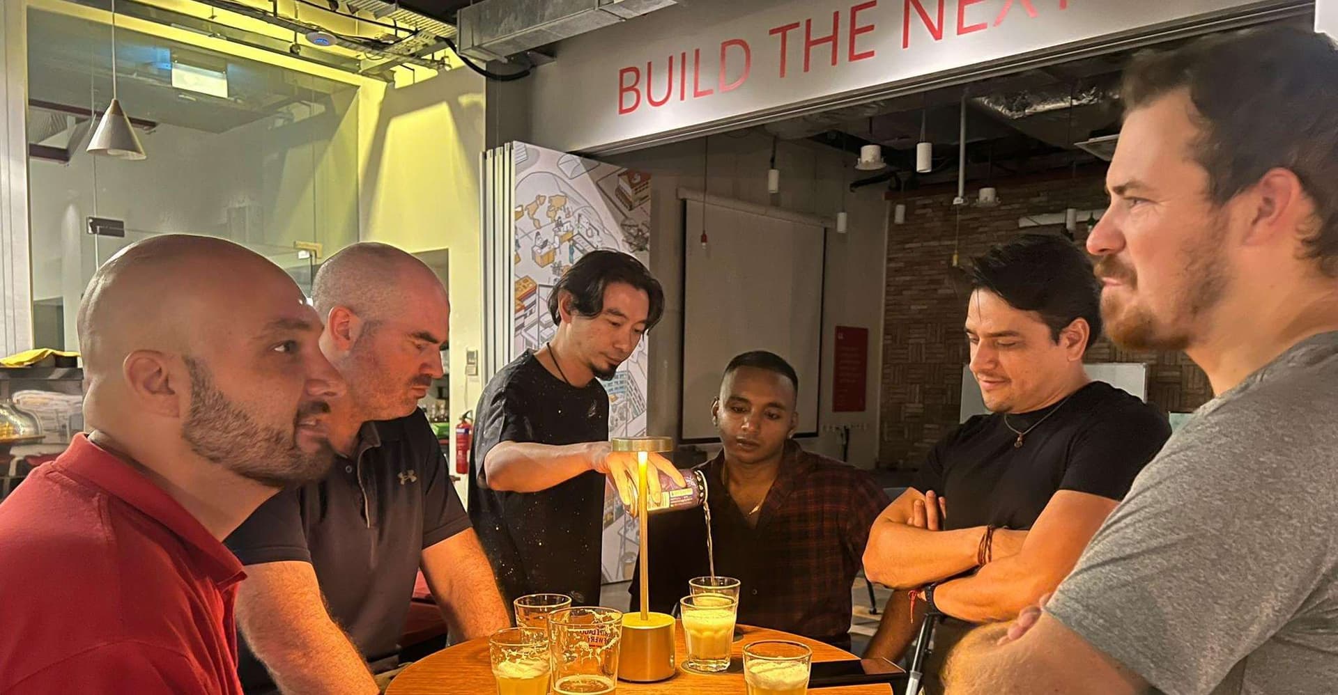 Party Singapore Bespoke Pub Crawl photo 7