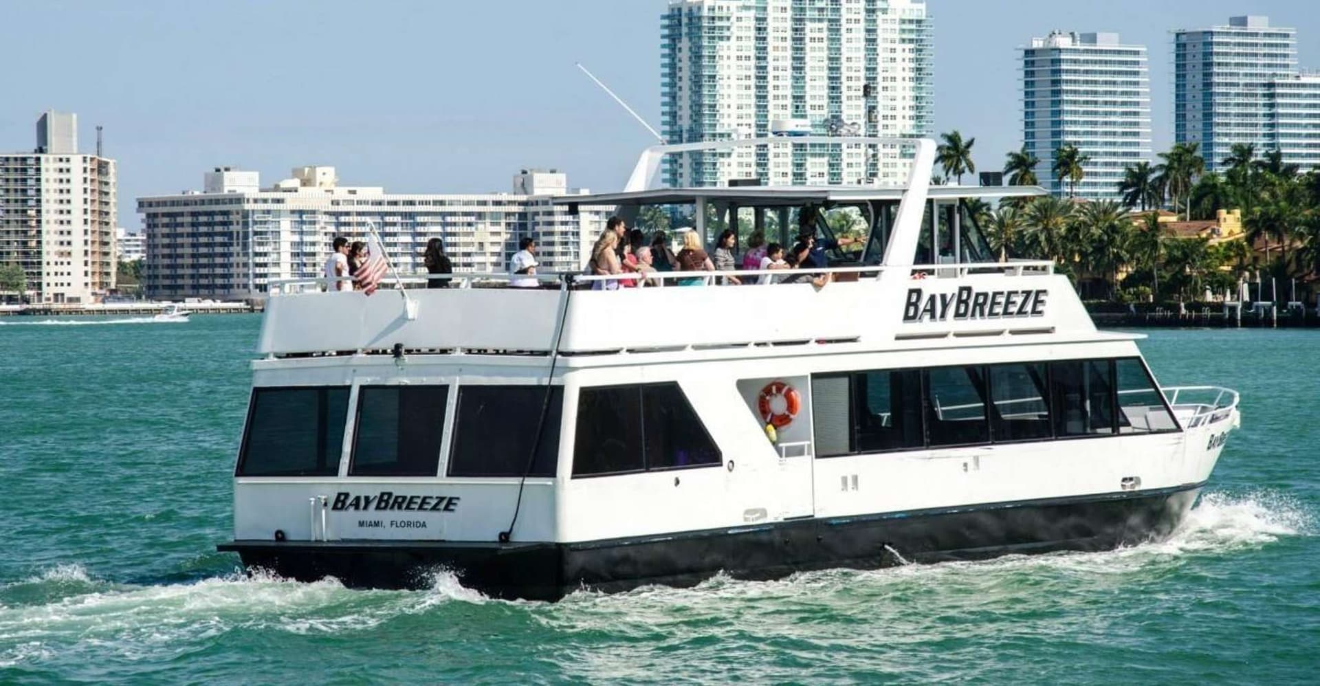 Miami: Biscayne Bay Millionaire's Homes Sightseeing Cruise photo 1