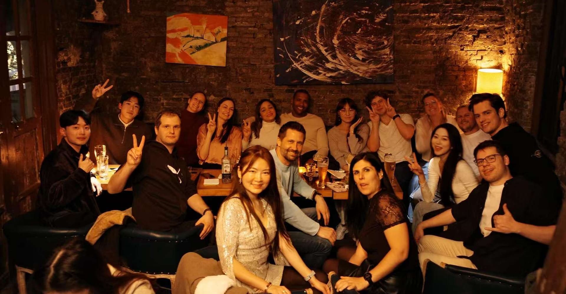 Shanghai: Bar Hopping Tour photo 1